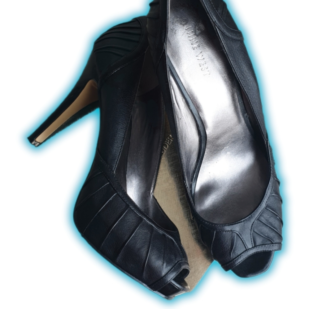 Nine West Black Satin Peep Toe Pumps size 8.5 heel 4"
